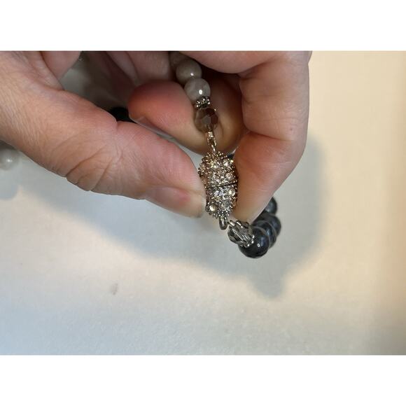 Monogrammatic faceted Glass labradorite bead necklace long Magnetic Closure 24” - Picture 4 of 5